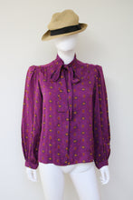 Load image into Gallery viewer, Oscar de la Renta silk blouse
