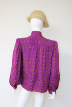 Load image into Gallery viewer, Oscar de la Renta silk blouse
